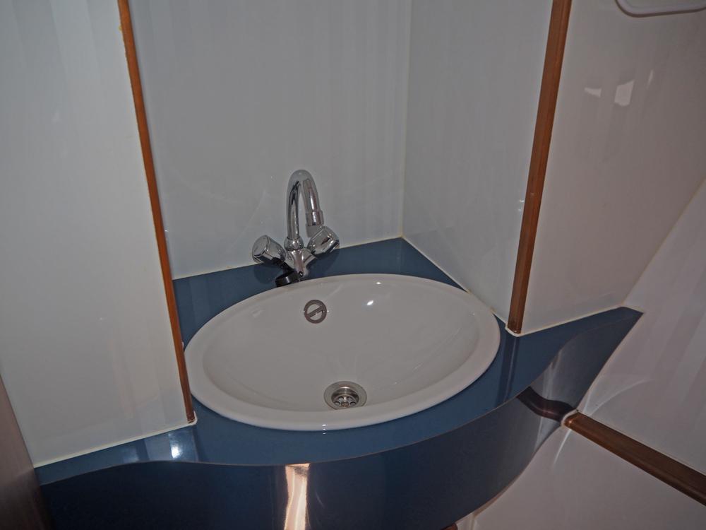 Cabin en avant, H&eacute;bergements